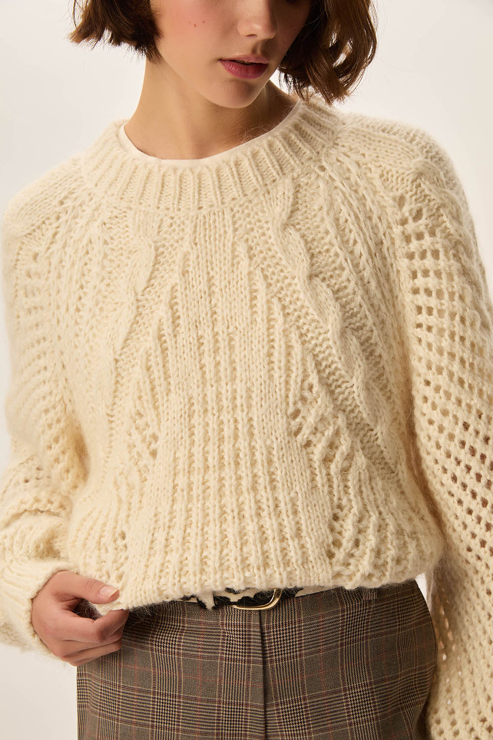 Pull ras-du-cou en mohair avec clous