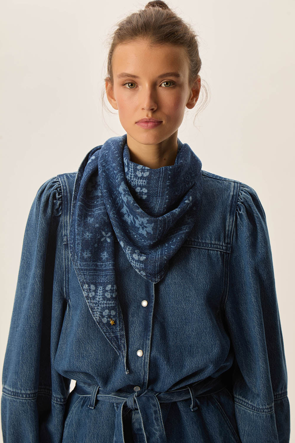 Écharpe Triangle Denim Lyocell Bleu Nylson Middle Blue Des