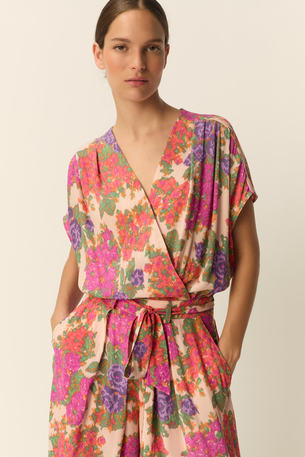 Combinaison Multicolore Imprimé Fleuri Manches Courtes - Elina Joy