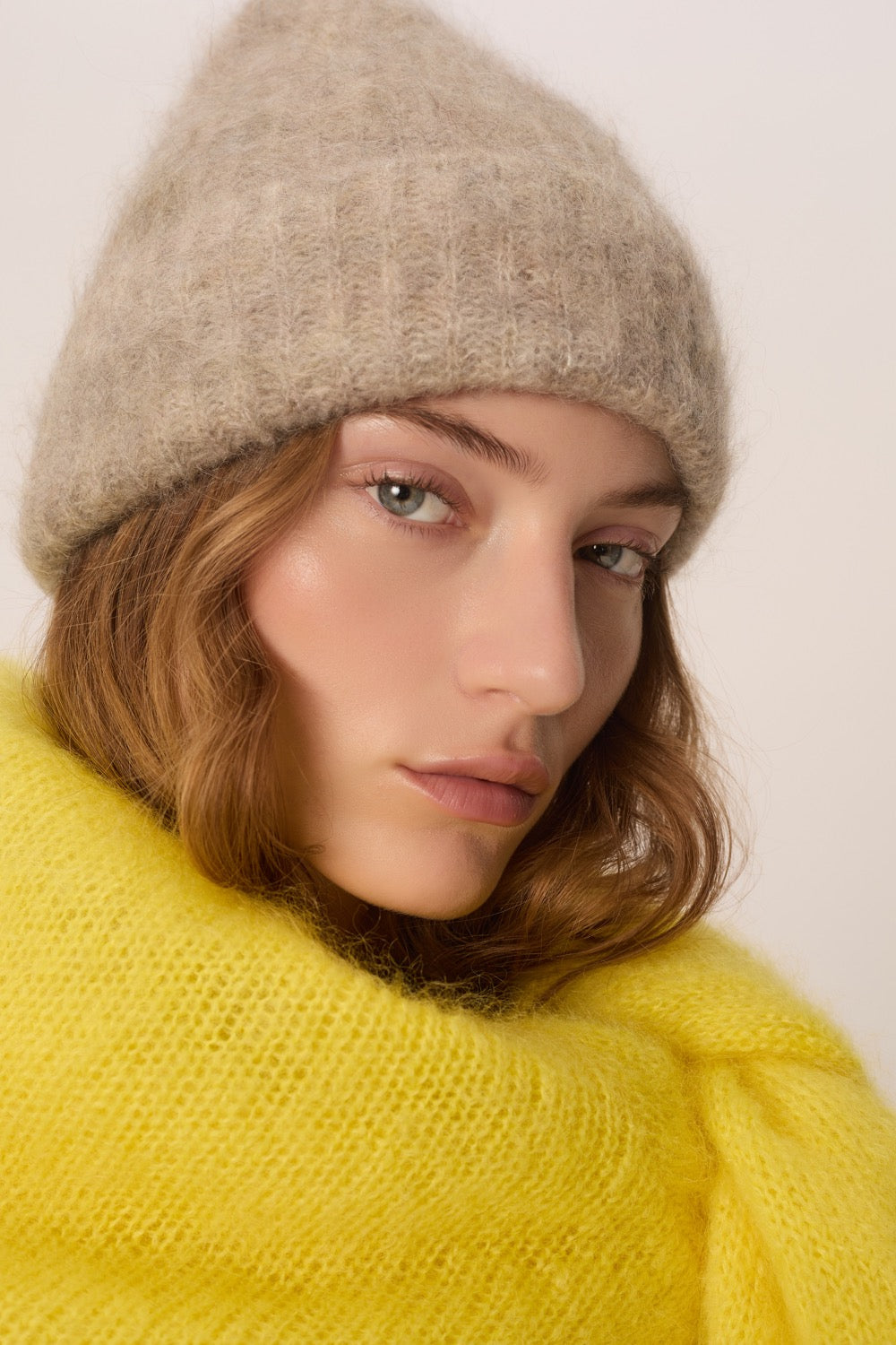 Bonnet à large revers Kid Mohair et laine mérinos gris clair