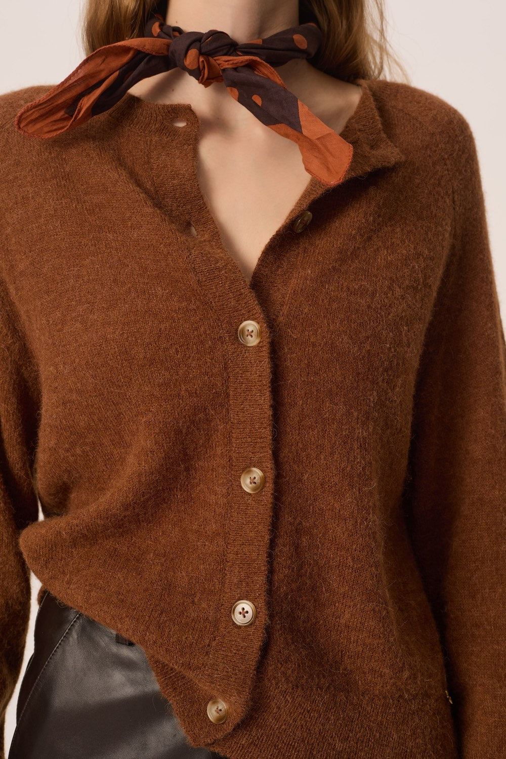 Cardigan Delfin Cognac
