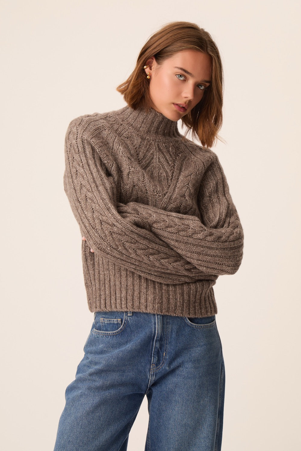Pull Angie Loutre