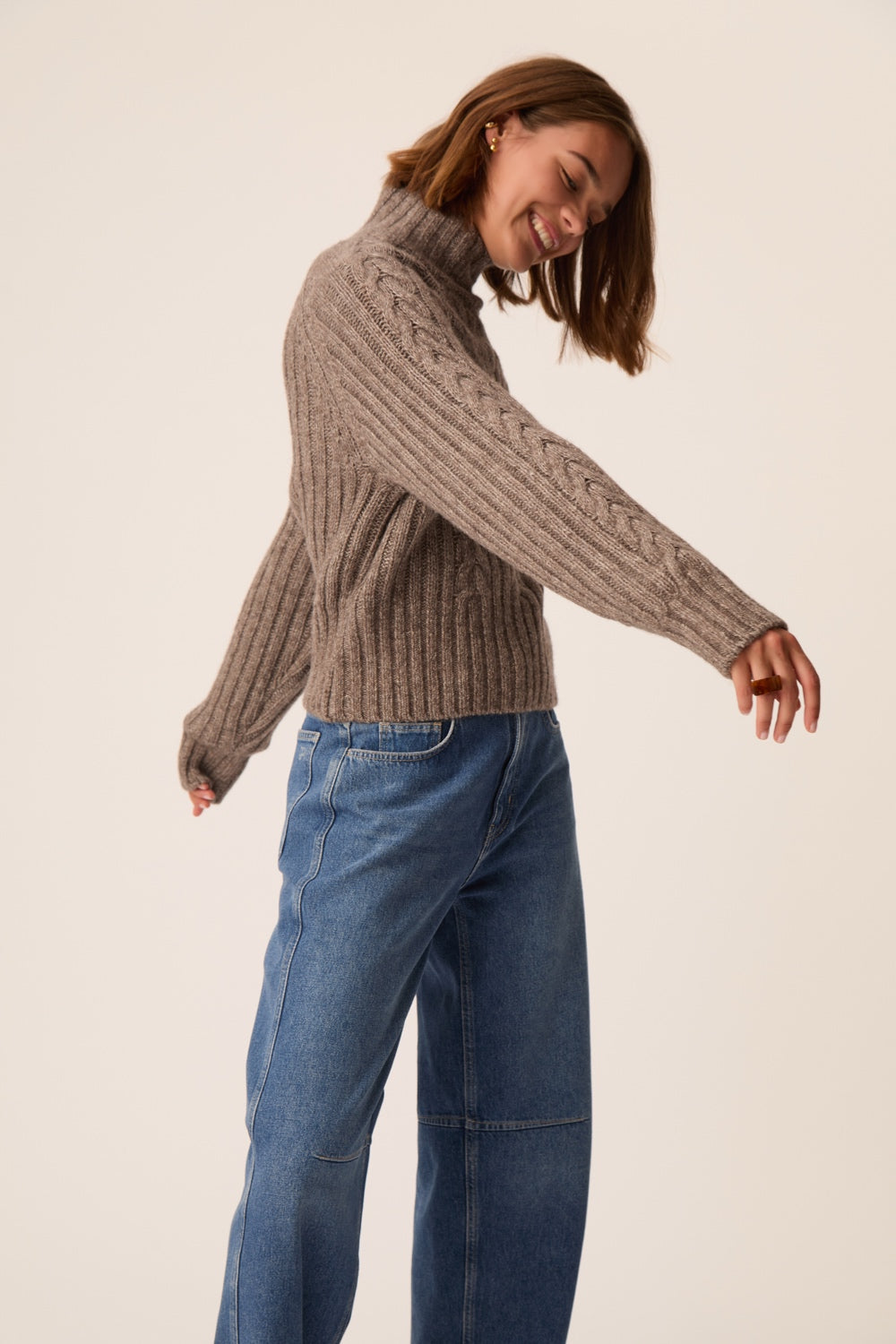 Pull Angie Loutre