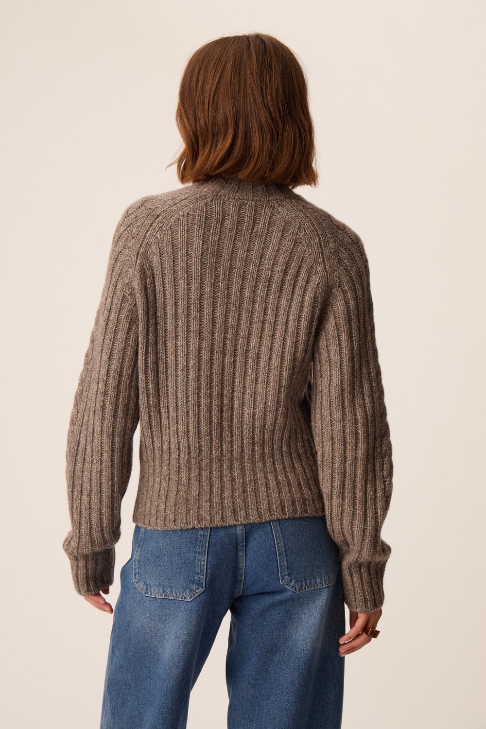 Pull Angie Loutre