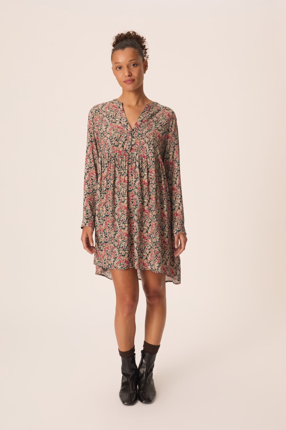 Robe Valorine Taya