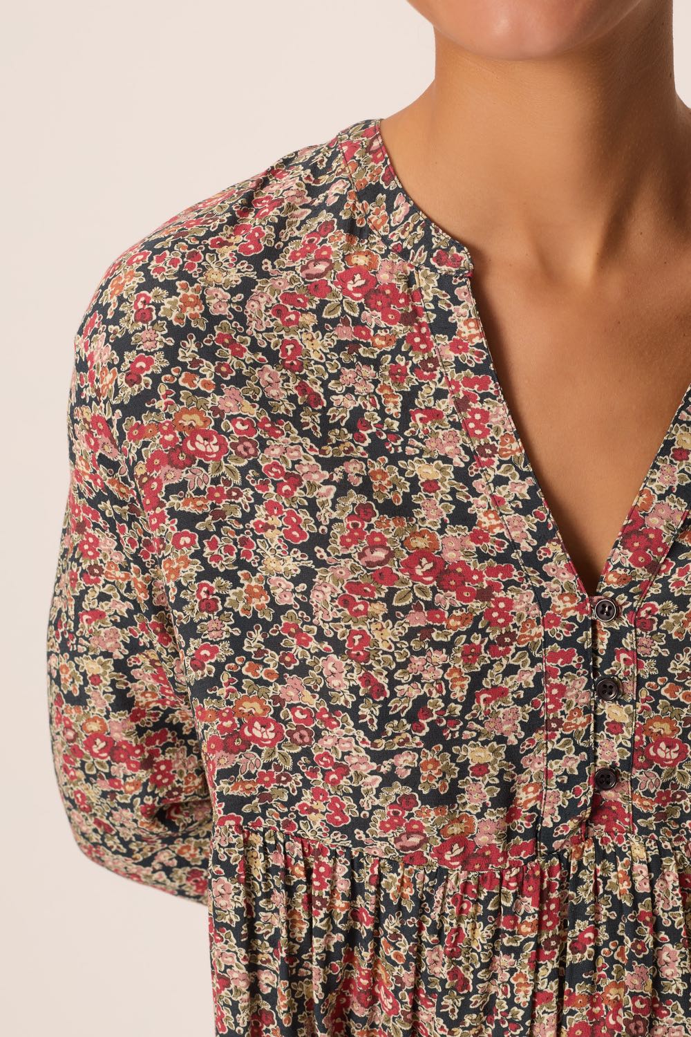 Robe Valorine Taya
